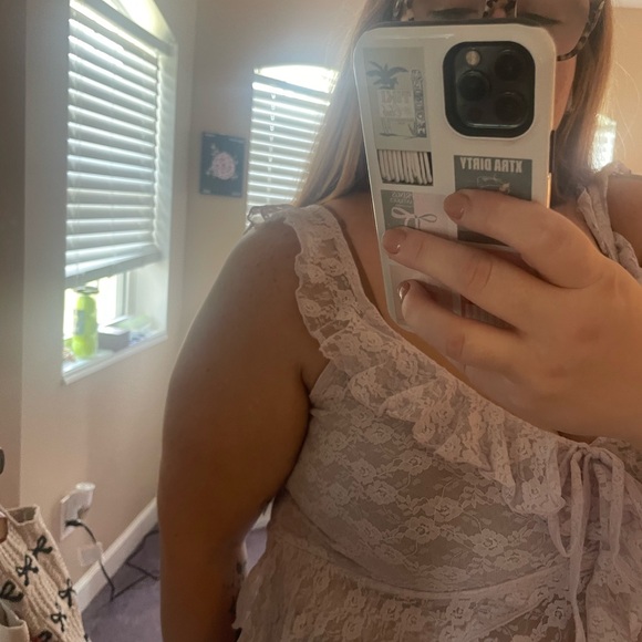 Lace Ruffle top - Picture 3 of 6